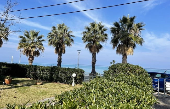 Stay at Beachfront Villa Lilia in Pefkohori, Halkidiki for a Dreamy Vacation - Photo 23