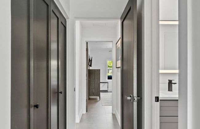 Stunning Poolside Luxury Retreat - Foto 12