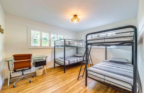 Location, Location! Stylish Home in Palm Beach! - Photo 23