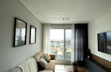 Apartamento moderno com 2 quartos, a 800m da praia Jurerê Internacional - Foto 34