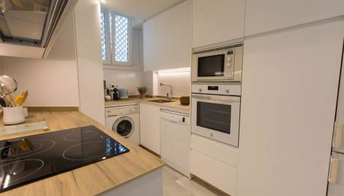 Primera linea de playa En Puerto Banús - Photo 2, stove, dishwasher, pet friendly, toaster, minibar