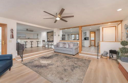 Waterfront Sodus Gem, Dock Game Loft Bay View - Foto 6