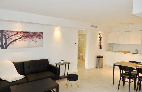2BR in Heart of SoBe with Parking - Foto 1