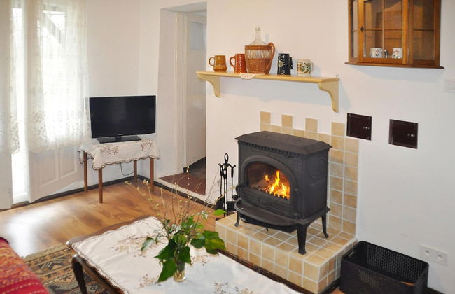Holiday Home With Fireplace and Private Garden - Photo 11