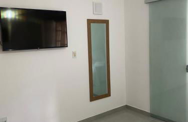 AP06 Espaçoso a 3 Minutos a Pé da Praia de Taperapuã, Acomoda até 8 Pessoas! - Foto 17