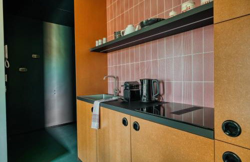 Just Urban Stays - Bilocale Retrò e di Design -10 min Duomo in tram - Foto 8