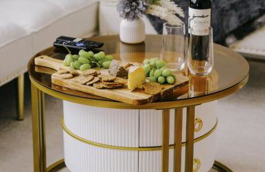 Huge Projector and Designated Workspace, Near Wrigley - Photo 7