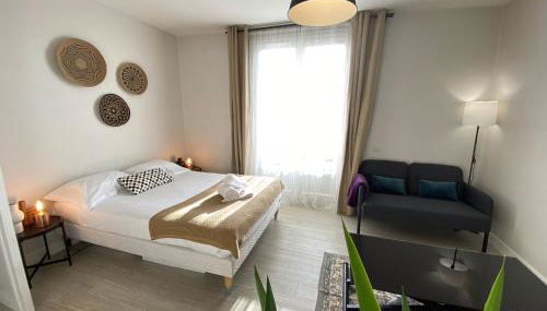 Grand studio calme avec balcon & parking gratuit - Photo 3