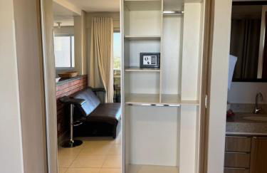 FLAT ACONCHEGO, no centro, perto de tudo, linda vista! - Foto 6