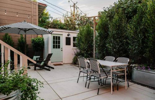 Historic Cottage + Modern Luxury • Walk to Capitol - Foto 47