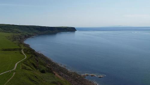 Coastal Haven - Steps From Beach - Photo 4