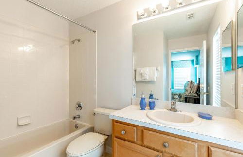 Family Friendly Vacation Home with South Facing Pool - Hot Tub - Game Room - Near Disney - Foto 43