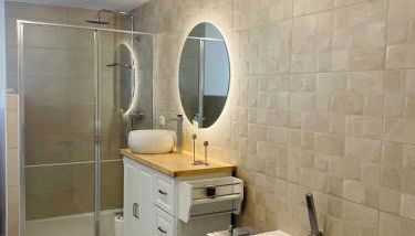 La Touzetterie avec SPA-cour privée - Foto 3