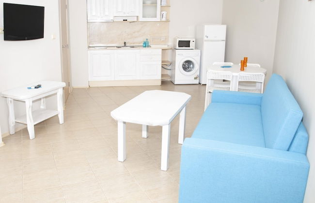 Parva linia adres Regina mare Tsarevo - Foto 7