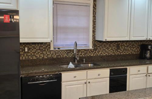 Luxury Southern Mansion w/ Pool - Foto 80