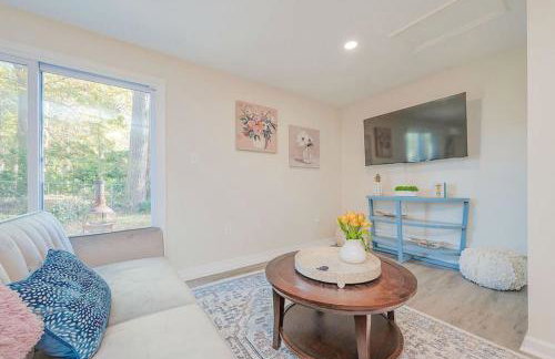 Next to CNU New Listing with Beautiful Finishes - Foto 16