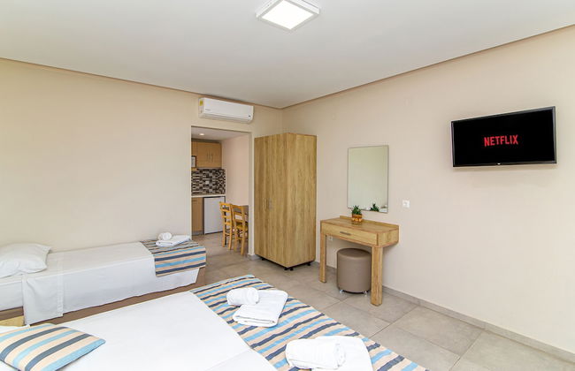 Theo Star Beach Hotel - Photo 25