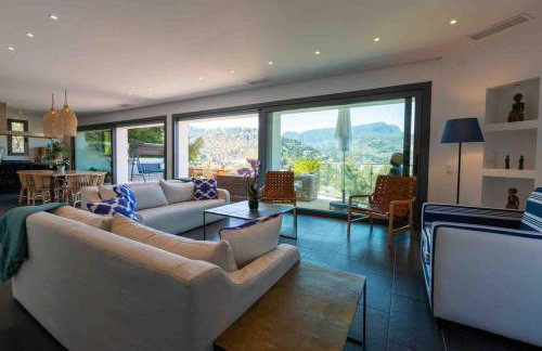 Idyllic 6 bed villa stunning sea view salt pool - Foto 31