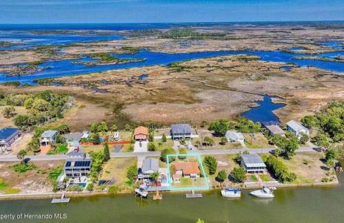 Cabin by the Sea - Waterfront Direct Gulf Access- Pontoon Boat Rental On Site or Bring Your Boat- Paddlecraft included - Foto 25