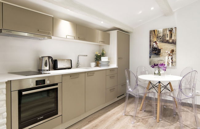 Mercedes Heritage Barcelona Apartments - Photo 54