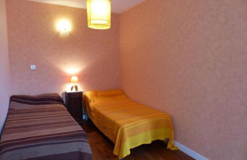 Gîte paisible à Ébreuil avec jardin, animaux acceptés - FR-1-489-19 - Foto 6