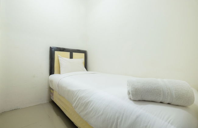 Comfortable 2BR Green Pramuka Apartment - Foto 3