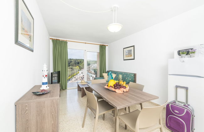 Apartaments Condado - Photo 17