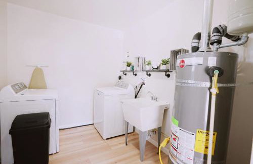 The White House, A Unique ABQ Stay in Central Location near Uptown - Foto 31