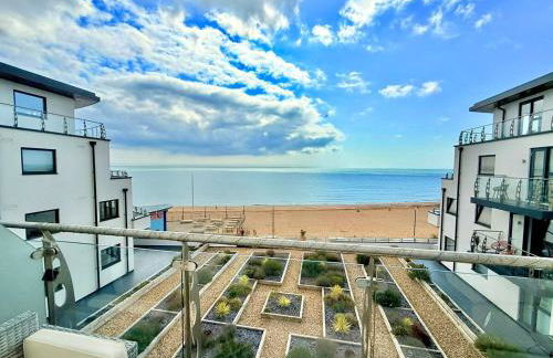 The Lookout-Sea Views-Balcony-Free parking - Foto 2