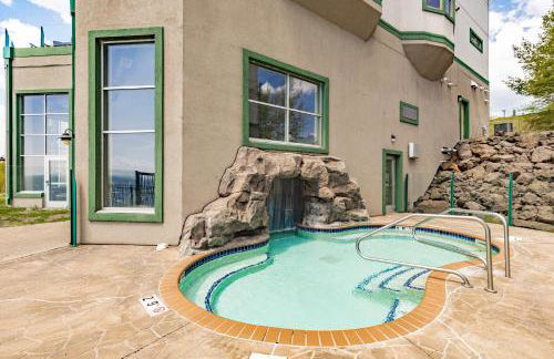 Majestic Lake Views Studio 2-Queen Beds and Heated Pools - Foto 25