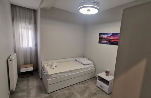 Elia Home - Photo 21