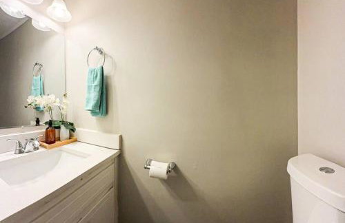 King Bed! Soaking tub! Fenced Yard w Screen Patio - Foto 51