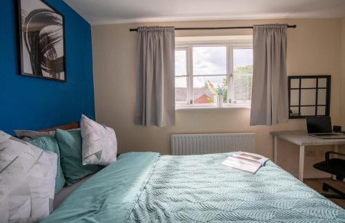 2BR Home Near Shops & Transport Links - Foto 40