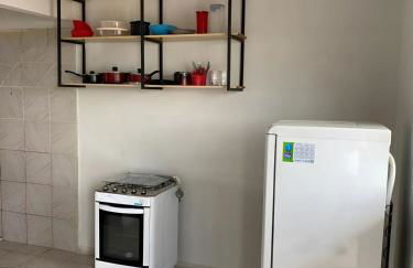 Kitnet com cozinha e ventilador - 2 andar - Foto 1