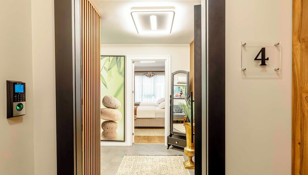 Bellavia Deluxe Apart - Foto 5, Entrada (vista interior)