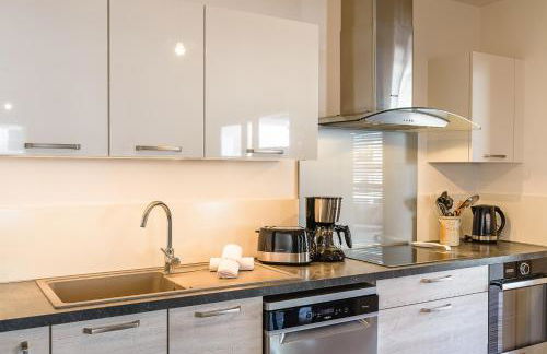 Les Balcons de la Suite - coeur de village, terrasse - Photo 3