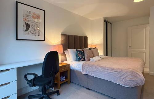 Laura's modern 1 bed apartment in Wimbledon - Foto 9