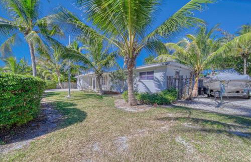 Tropical PoolHome Walk to Shops Near Beach - Foto 8