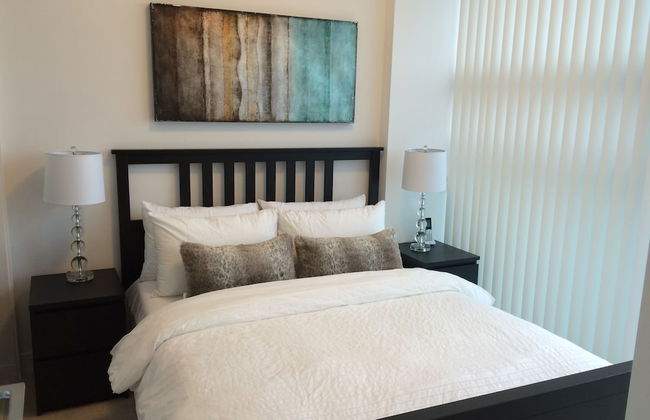 TO Stays - York and Lakeshore - Foto 3