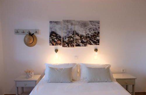 Helen's Minimal Studios & Apartments - Photo 24