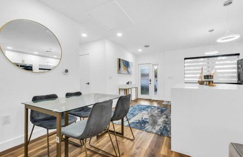 Modern Home with large private yard - Next to downtown & beach & airport - Pet friendly - Foto 18