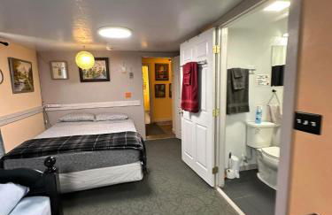 EZ 1 mile to Fort Sill! Pumpkin Cottage sleeps 9, grills, firepit, laundry - Foto 8