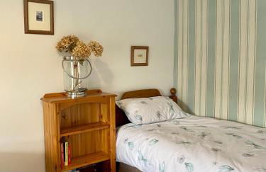 Charming coastal cottage - pet friendly! - Photo 18