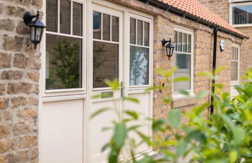 Phaleron - Modern barn conversion on a country estate - Photo 4