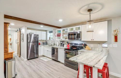 Modern Weaverville Apartment - Walk to Downtown! - Foto 10