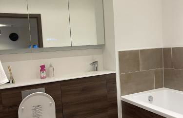 The Crimsons, with free parking, Harlow - Foto 23