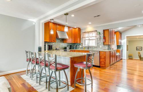 Spacious Home with Tranquil Patio about 29 Mi to DC! - Foto 6