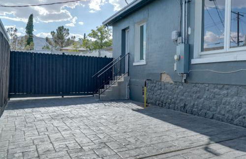 Charming and Quaint El Paso House with Backyard! - Foto 30