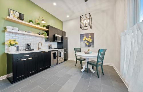 Boutique Style Condo Near Downtown Waterfront - Foto 35