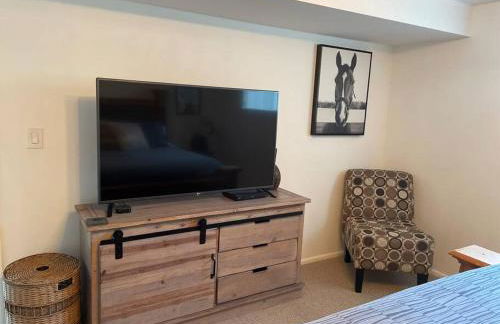 City light views getaway close to top ski resorts - Foto 5